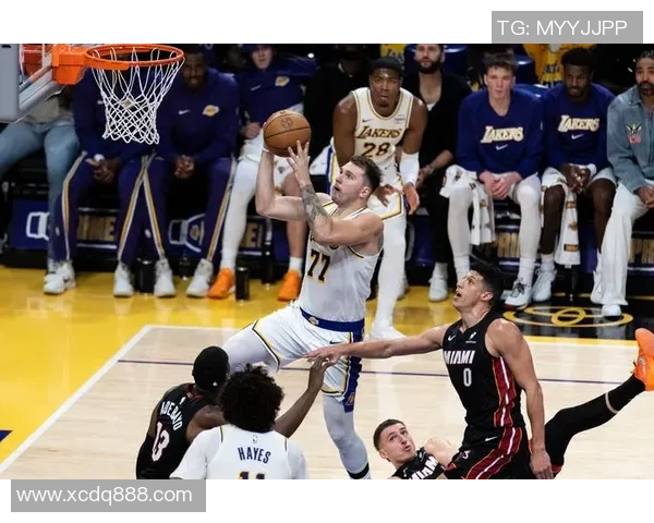 12年热火与湖人巅峰对决的传奇故事与篮球荣耀的交织